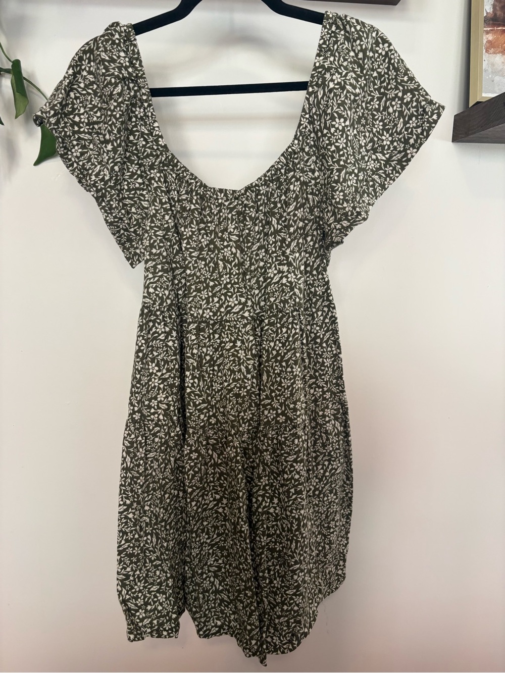 Old Navy Olive Green & White Floral Scoop-Neck Dress